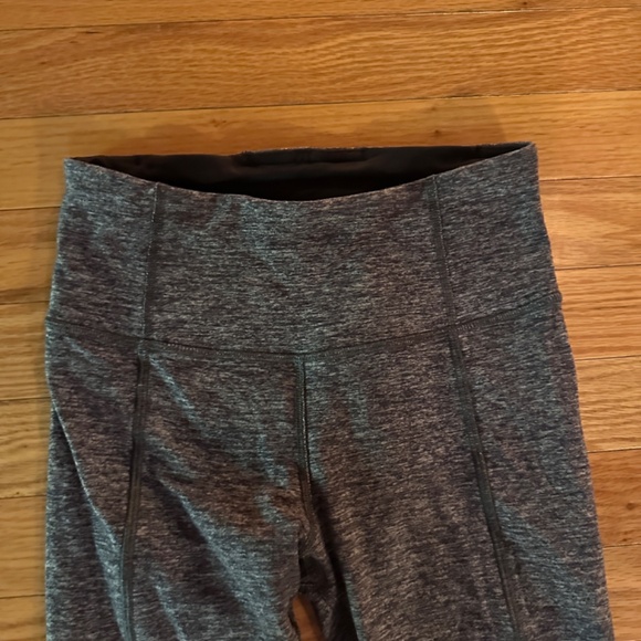 Lululemon High Waisted Scrunch Ankle Leggings - Picture 2 of 3